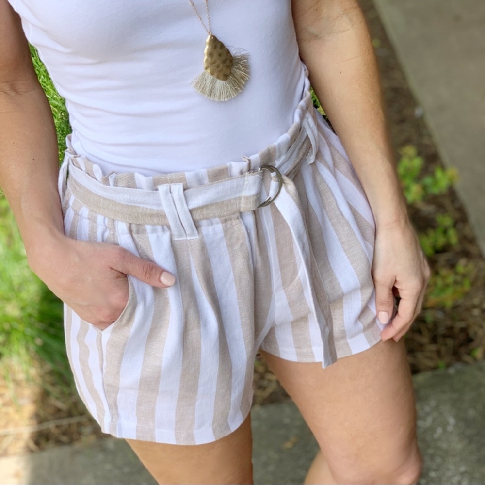 ✨RESTOCKED✨Khaki striped linen shorts - Picture 5 of 8